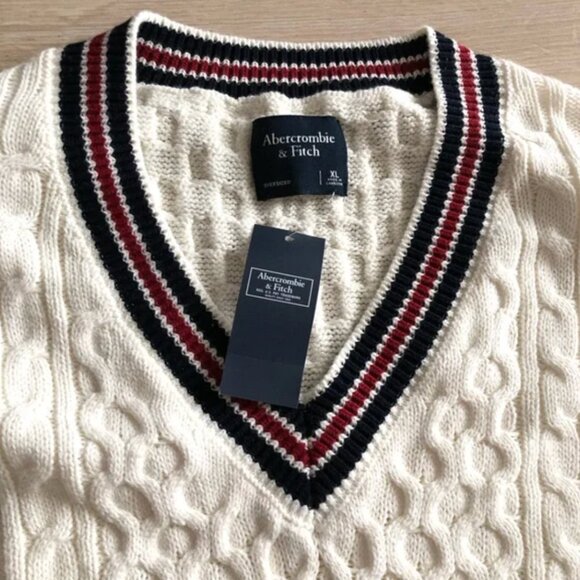NWT Abercrombie & Fitch Cable Knit Oversized Sweater Vest in Cream Size XL - Picture 3 of 9